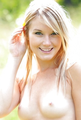 Scarlet Full Nude Erotica
