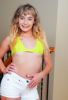 Scarlet Full Nude Erotica
