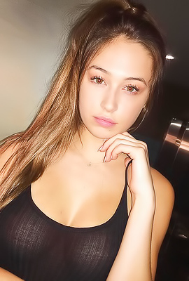 Scarlet Full Nude Erotica